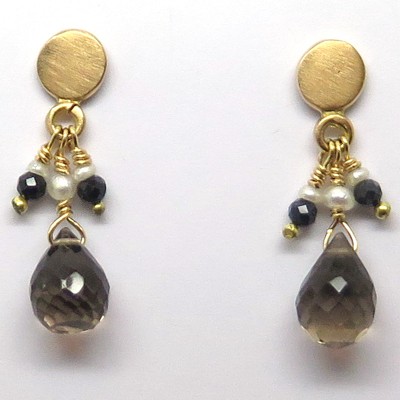 Pendants d’oreilles en or jaune quartz fumé et perles C59