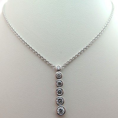 Collier six diamants en pendentif 265